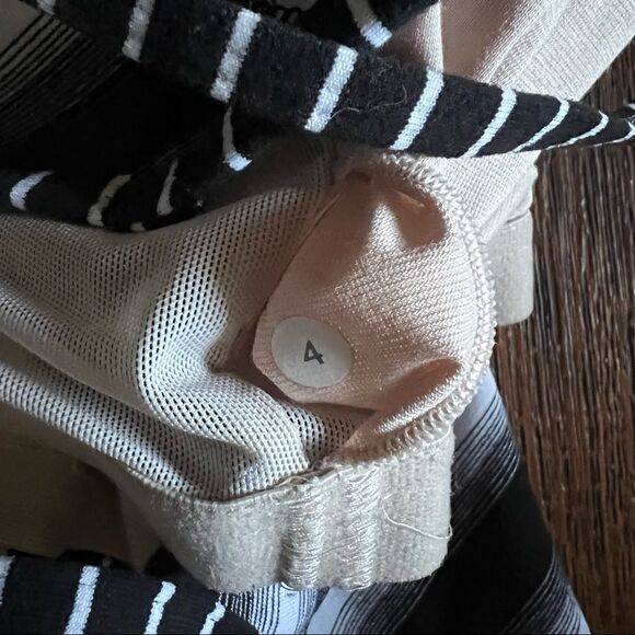 Lululemon sports tank top - Picture 5 of 5